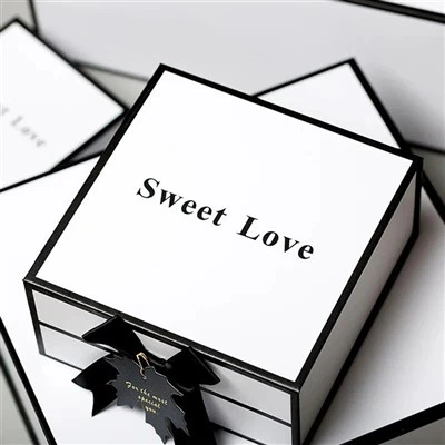 Magnetic Gift Boxes With Ribbon Bows